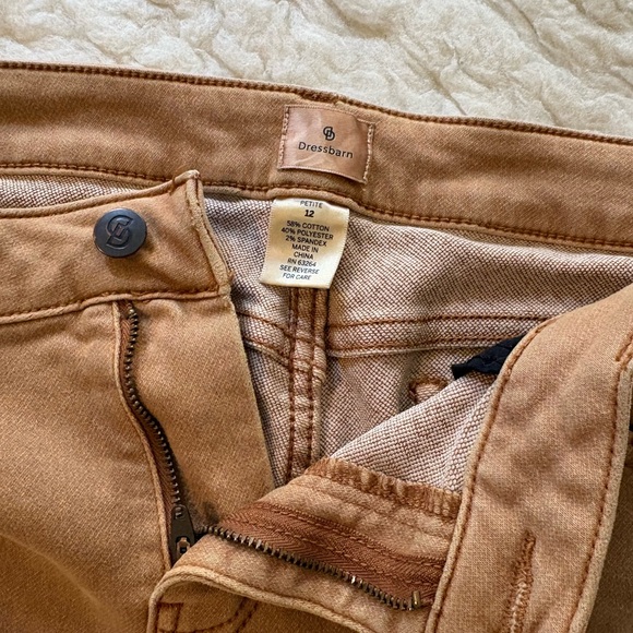 4/$25 Dressbarn Brown Straight Jeans - Picture 2 of 4